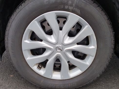 Used 2016 Nissan Rogue S image 14