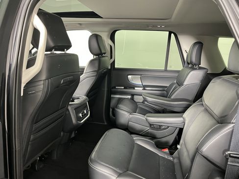 Used 2025 Ford Expedition Max Platinum AWD/4WD image 12