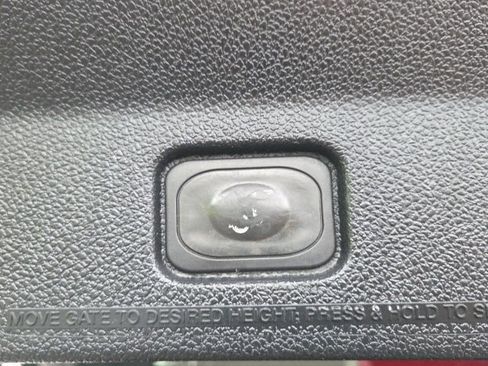 Used 2016 Ford Explorer XLT w/ Equipment Group 202A AWD/4WD image 14
