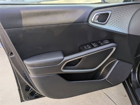 Used 2024 Kia Soul LX w/ Option Group 015 image 11