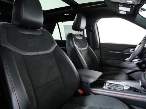 Certified 2025 Ford Explorer ST AWD/4WD image 12