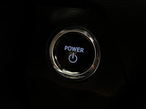 Used 2025 Toyota RAV4 XLE AWD/4WD image 20