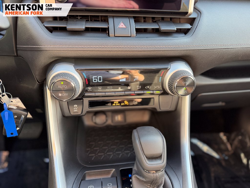Used 2025 Toyota RAV4 LE AWD/4WD image 23