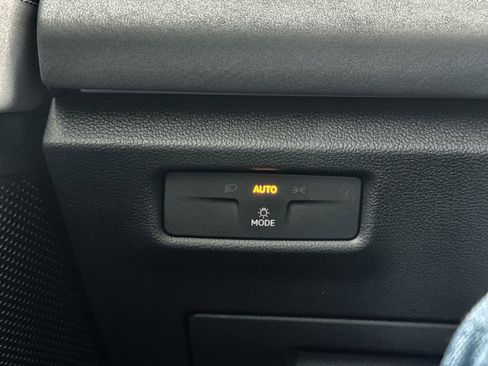 New 2026 Volkswagen Tiguan SE R-Line image 18