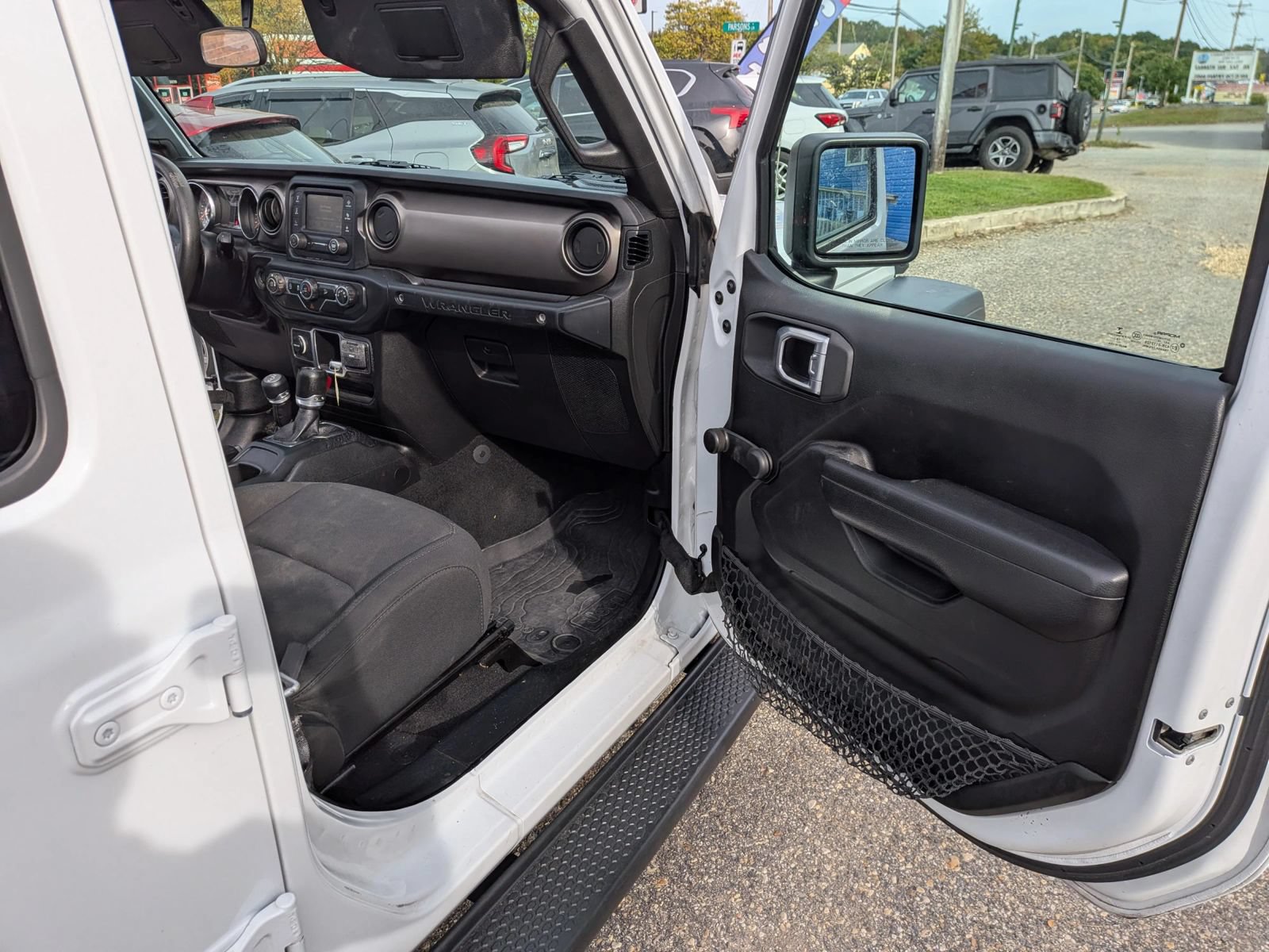 Used 2018 Jeep Wrangler Unlimited Sport AWD/4WD image 34
