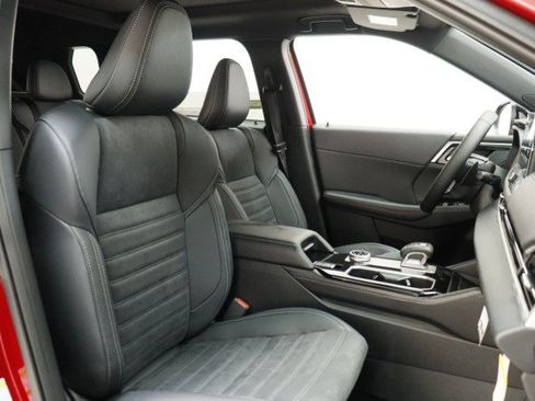 New 2026 Mitsubishi Outlander AWD image 18