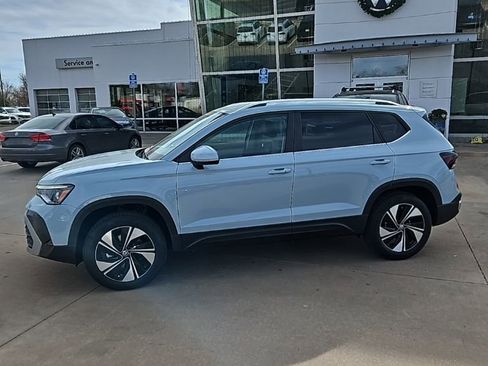 New 2026 Volkswagen Taos SE AWD/4WD image 8
