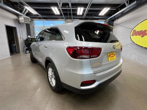 Used 2019 Kia Sorento L image 3
