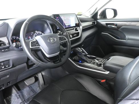 Used 2022 Toyota Highlander Platinum AWD/4WD image 15