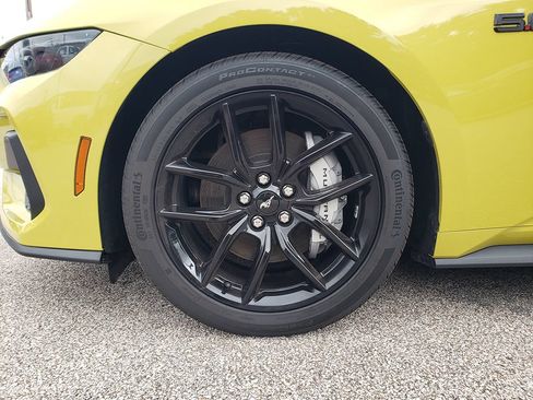 Used 2025 Ford Mustang GT Premium RWD image 17