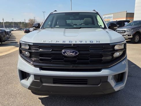New 2026 Ford Expedition Active image 2
