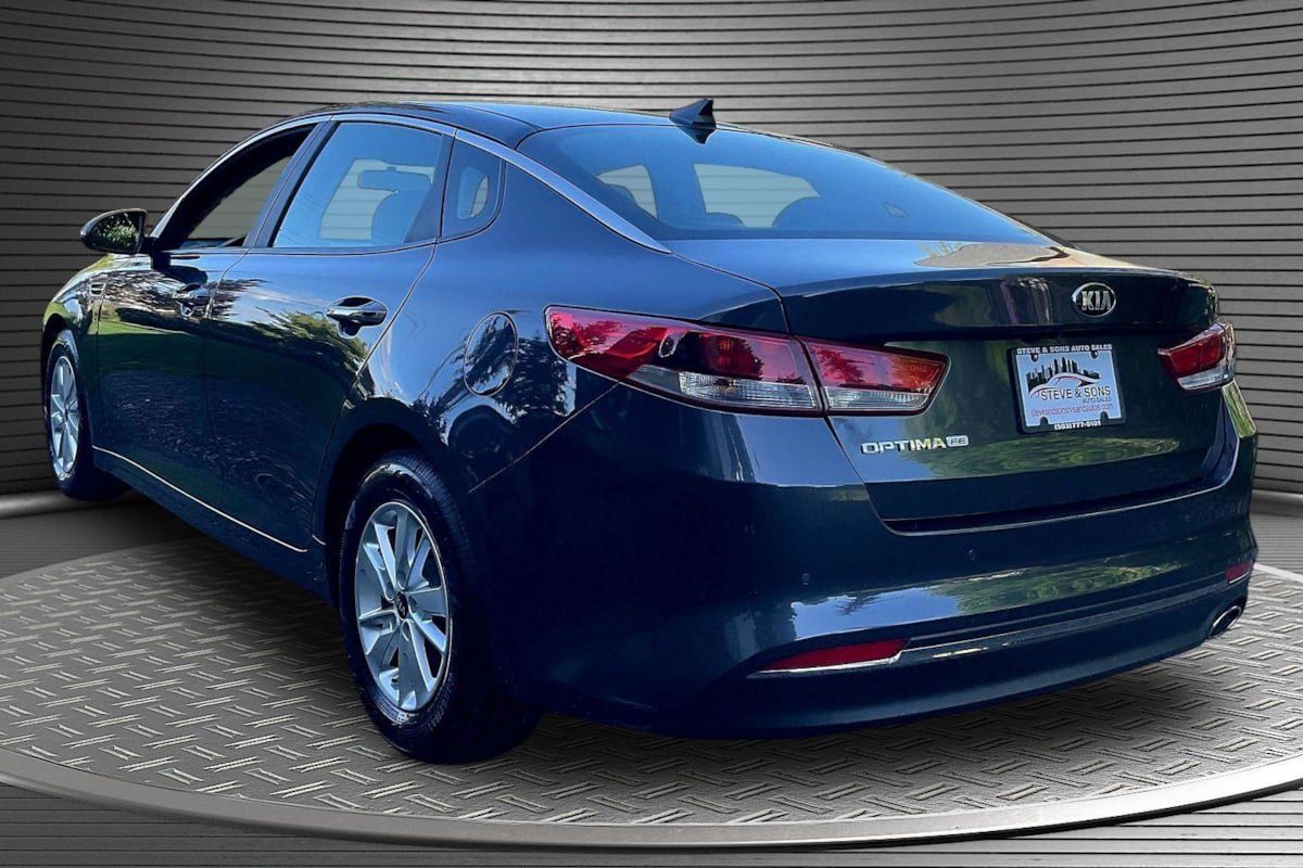 Used 2018 Kia Optima LX FWD image 4