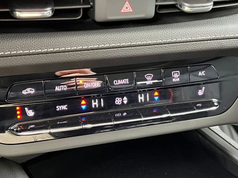 Used 2023 Buick Envision Essence w/ Technology Package I image 27