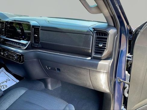 Used 2023 Chevrolet Silverado 1500 LT AWD/4WD image 18