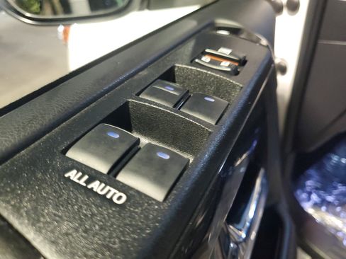 Used 2022 Toyota 4Runner TRD Off-Road Premium image 18