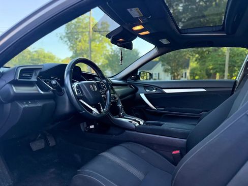Used 2019 Honda Civic EX image 11