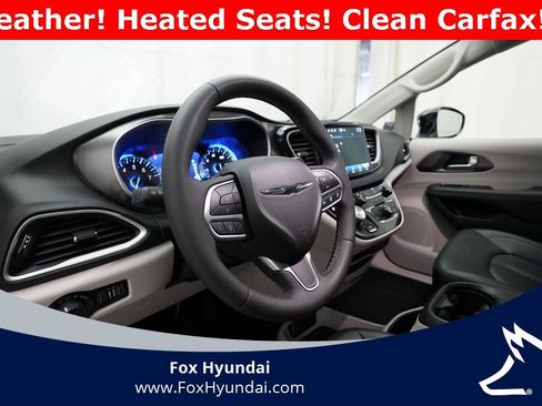 Used 2024 Chrysler Pacifica Touring-L image 8