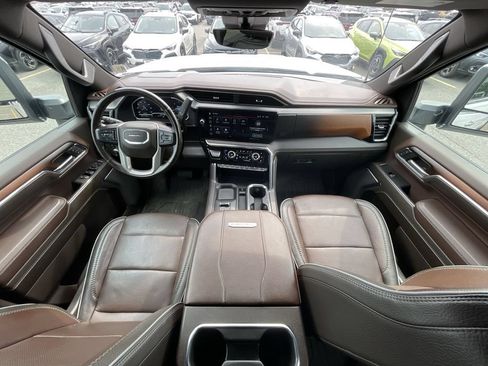 Used 2024 GMC Sierra 2500 Denali w/ Technology Package AWD/4WD image 29
