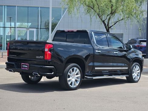 Used 2024 Chevrolet Silverado 1500 High Country w/ High Country Premium Package AWD/4WD image 8