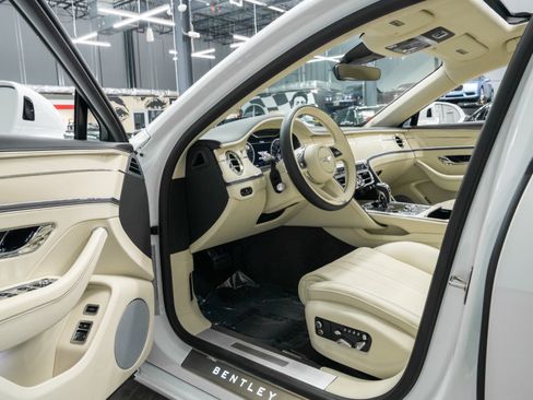 Used 2024 Bentley Flying Spur V8 AWD/4WD image 51