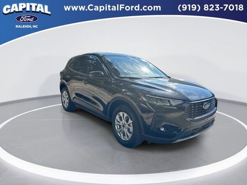 Certified 2023 Ford Escape Active w/ Tech Pack #2 image 2