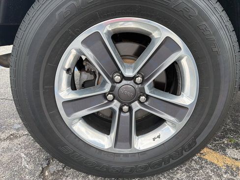 Used 2020 Jeep Wrangler Unlimited Sahara w/ Uconnect 4C Nav & Sound Group AWD/4WD image 12