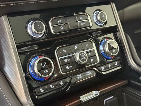 Used 2023 GMC Yukon Denali Ultimate AWD/4WD image 23