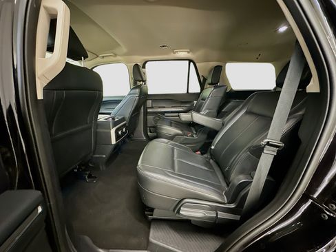 Used 2024 Ford Expedition XLT image 29