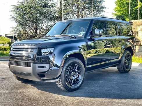 Used 2026 Land Rover Defender 130 X-Dynamic SE AWD/4WD image 1