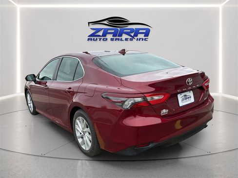 Used 2022 Toyota Camry LE FWD image 5