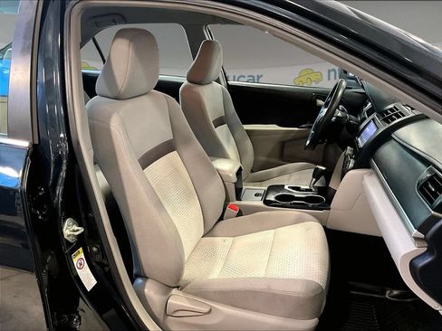 Used 2014 Toyota Camry LE FWD image 11
