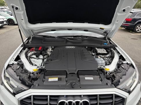 Used 2023 Audi Q7 2.0T Premium w/ Towing Package AWD/4WD image 16