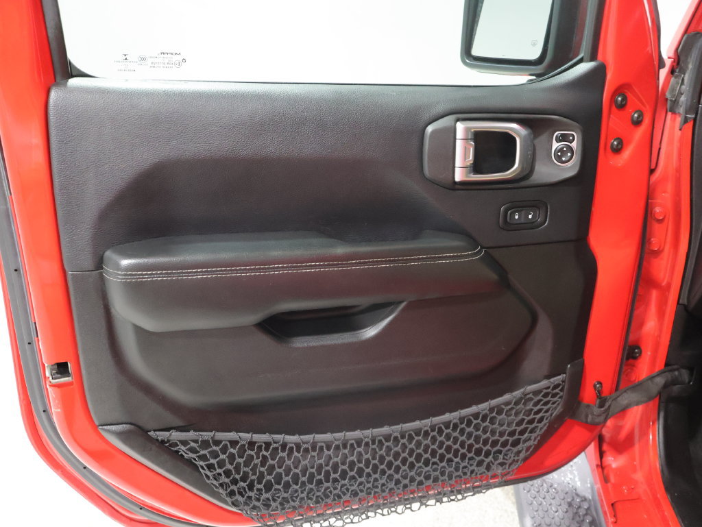 Used 2018 Jeep Wrangler Unlimited Sahara AWD/4WD image 14