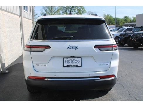 Used 2023 Jeep Grand Cherokee L Limited AWD/4WD image 4