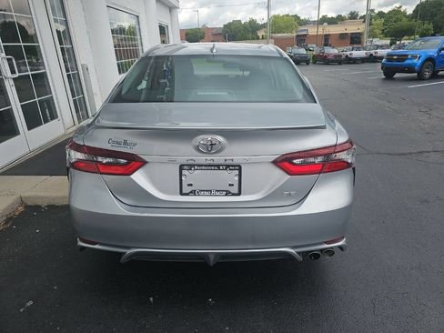 Used 2021 Toyota Camry SE FWD image 5