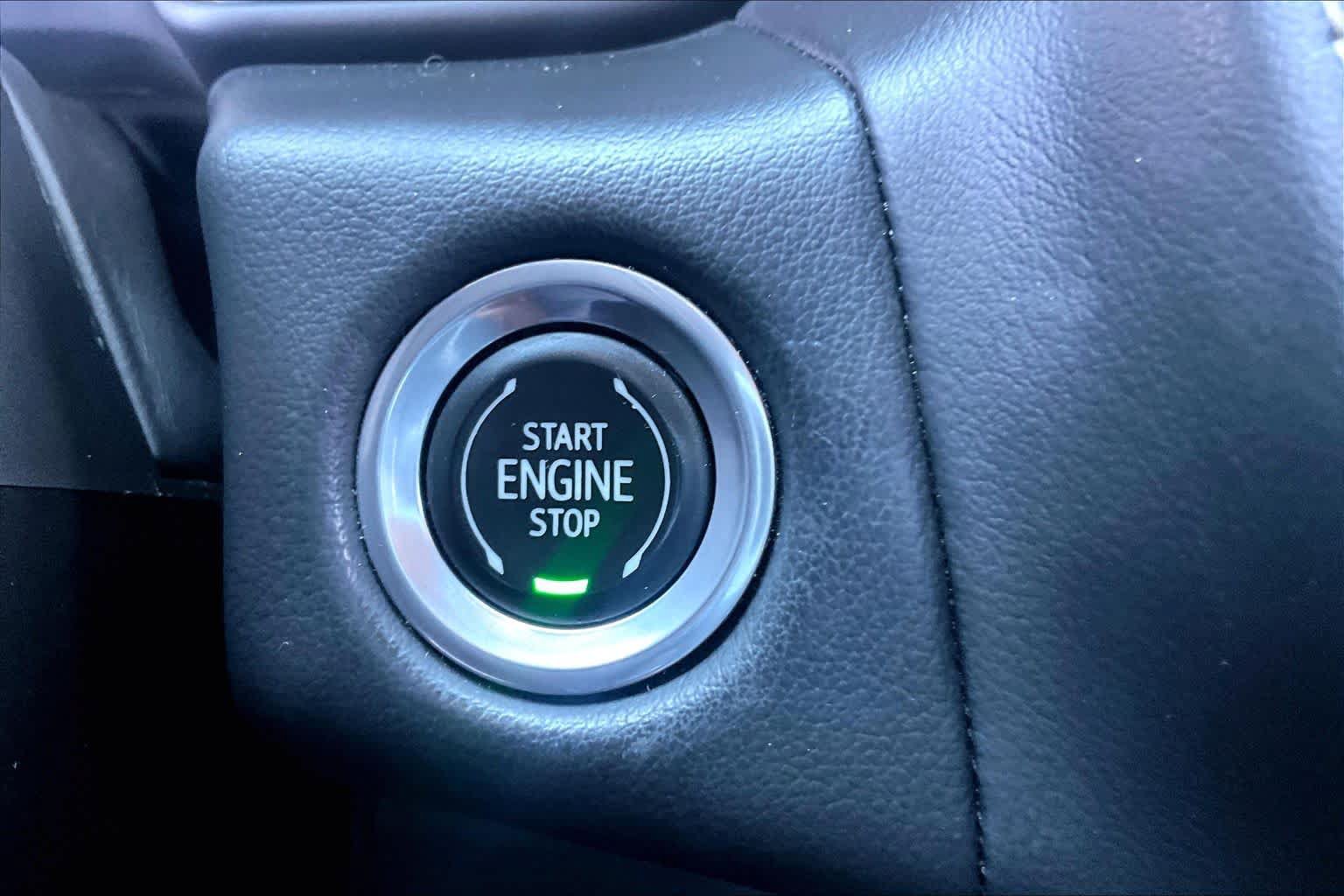Used 2023 GMC Yukon SLT RWD image 35