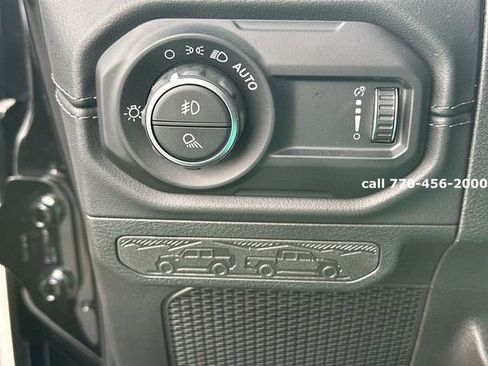 Used 2025 Jeep Gladiator Mojave w/ Convenience Group image 17