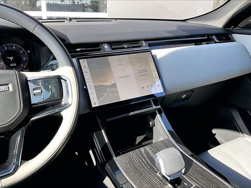 Used 2026 Land Rover Range Rover Velar S AWD/4WD image 6