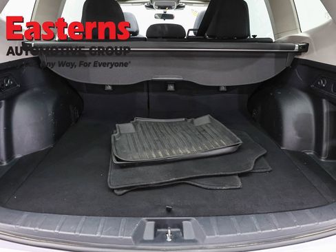Used 2022 Subaru Forester Premium AWD/4WD image 9