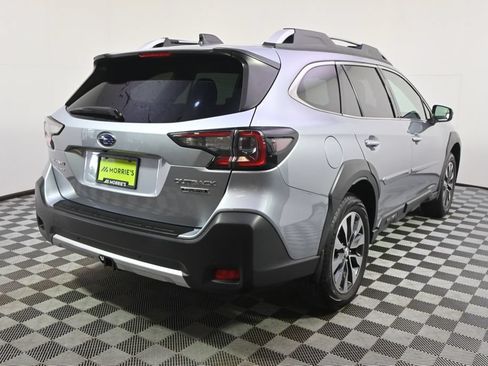 Used 2023 Subaru Outback Touring AWD/4WD image 5