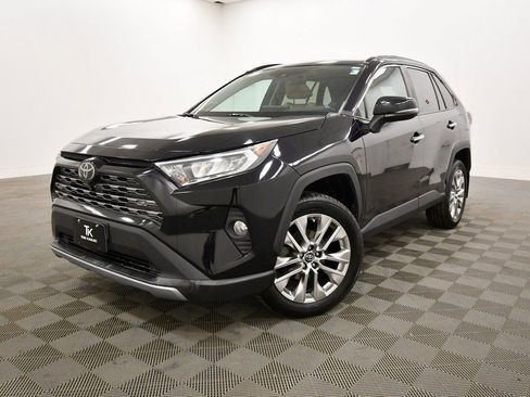 Used 2019 Toyota RAV4 Limited image 2