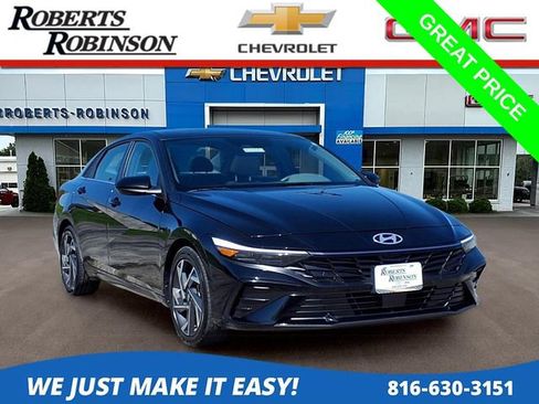 Used 2025 Hyundai Elantra SEL FWD image 1