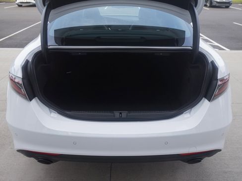 New 2024 Alfa Romeo Giulia Sprint image 8