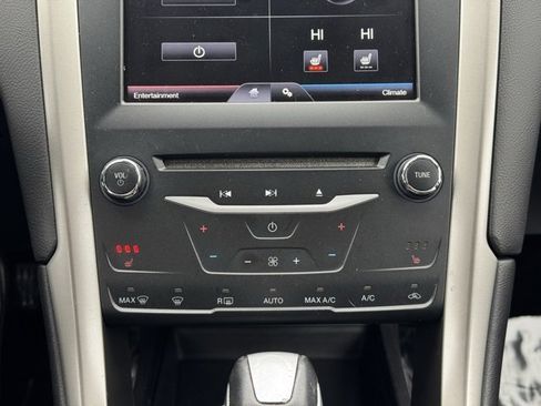 Used 2013 Ford Fusion SE image 11