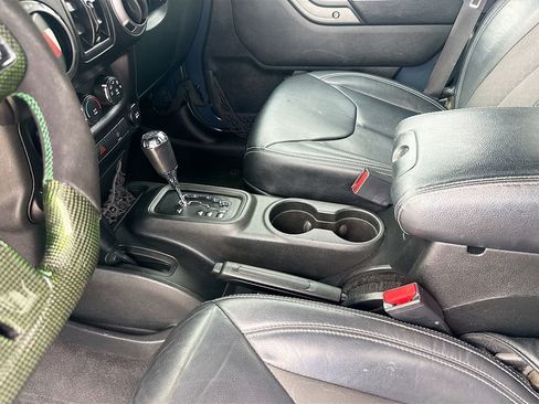 Used 2017 Jeep Wrangler Unlimited Sport AWD/4WD image 25
