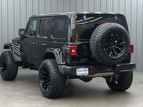 Used 2025 Jeep Wrangler Unlimited Sahara w/ Safety Group AWD/4WD image 3