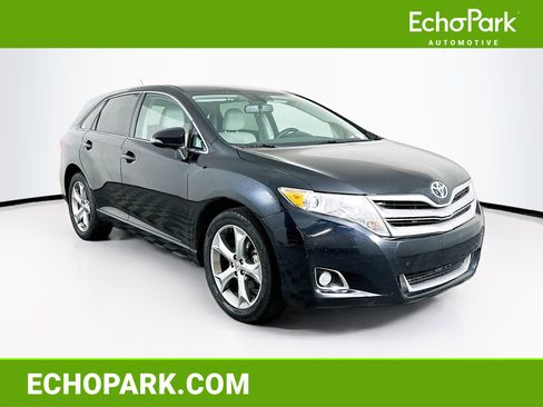 Used 2014 Toyota Venza LE image 1