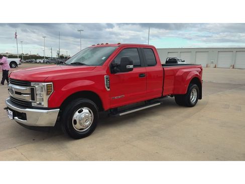 Used 2019 Ford F350 XL w/ STX Appearance Package RWD image 4