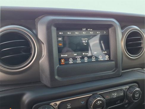 Used 2023 Jeep Wrangler Sport image 22