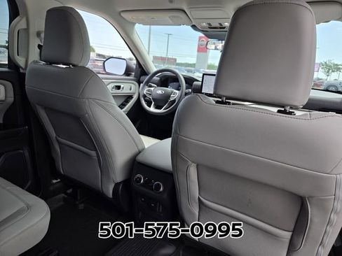 Used 2025 Ford Explorer Active w/ Active Comfort Package RWD image 16